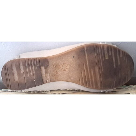 Baretraps Women's 7.5 Markie Beige Round Toe Flats FLAW - Picture 9 of 11